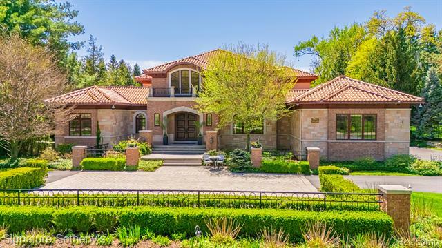 Property Photo: 597 Yarboro Drive MI 48304