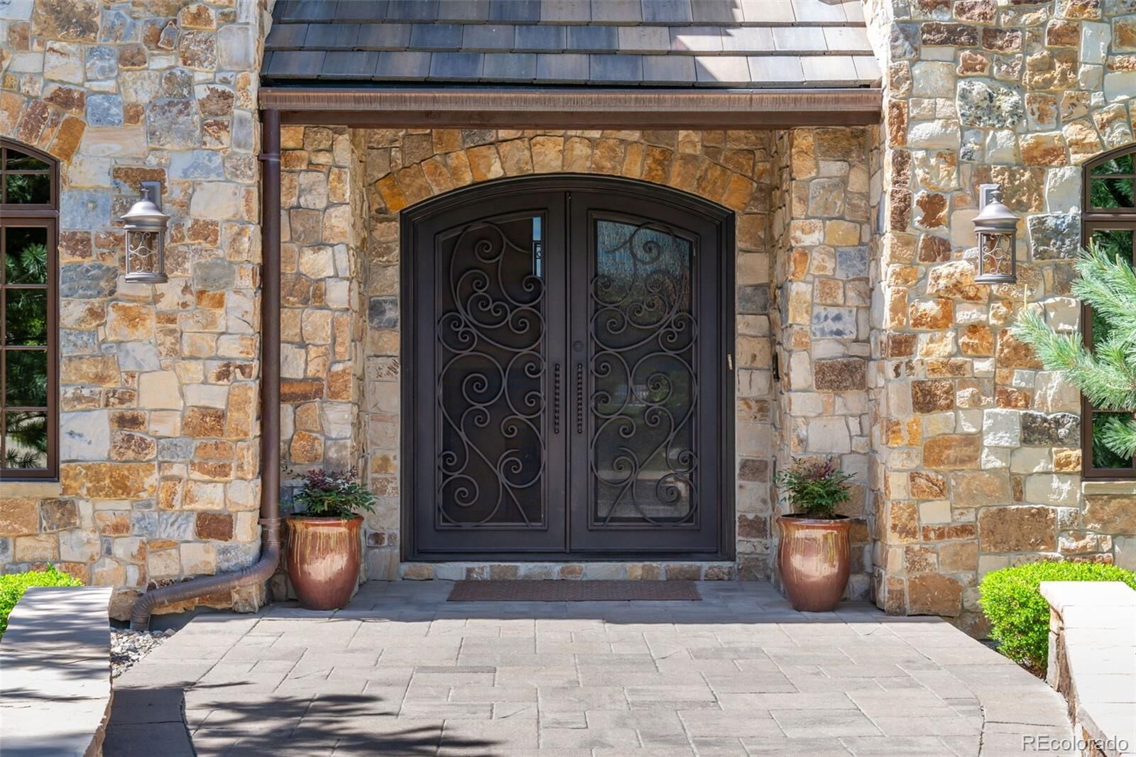 Property Photo:  5650 E Stanford Drive  CO 80111 