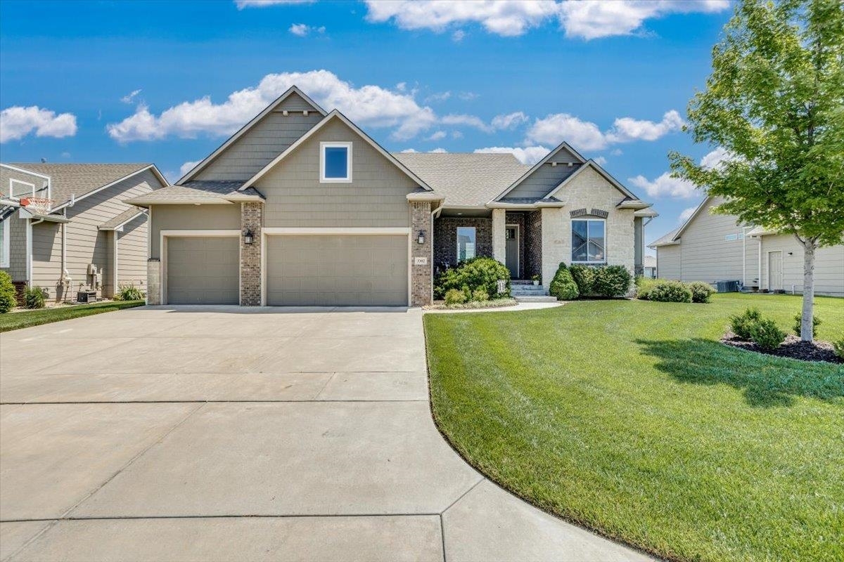 Property Photo: 3302 N Judith St KS 67205