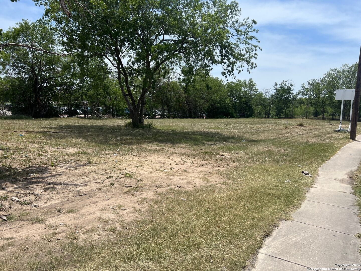 Property Photo: 1902 Pecan Valley TX 78210
