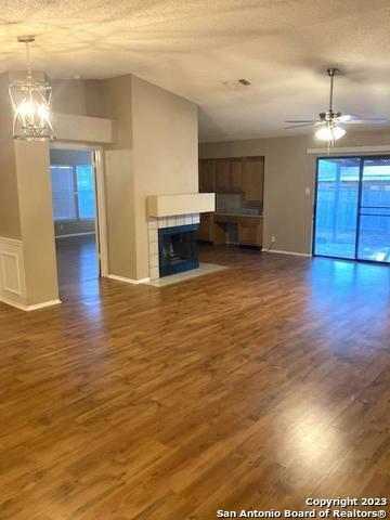 Property Photo: 6926 Country Elm TX 78240