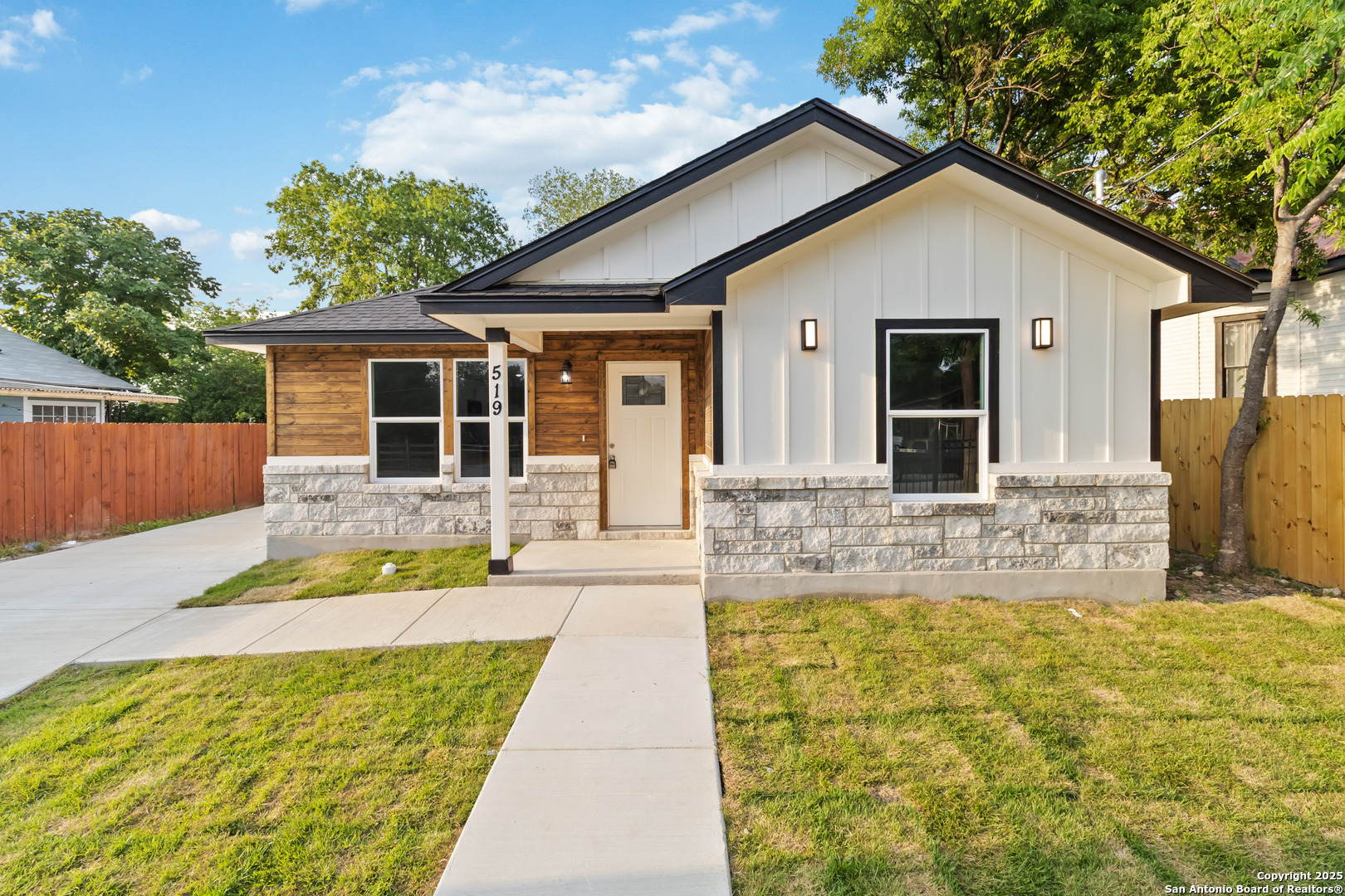 519 W Mitchell  San Antonio TX 78204 photo