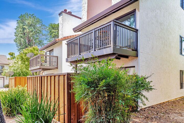 Property Photo: 775 Williamsburg Way Apt B CA 95020