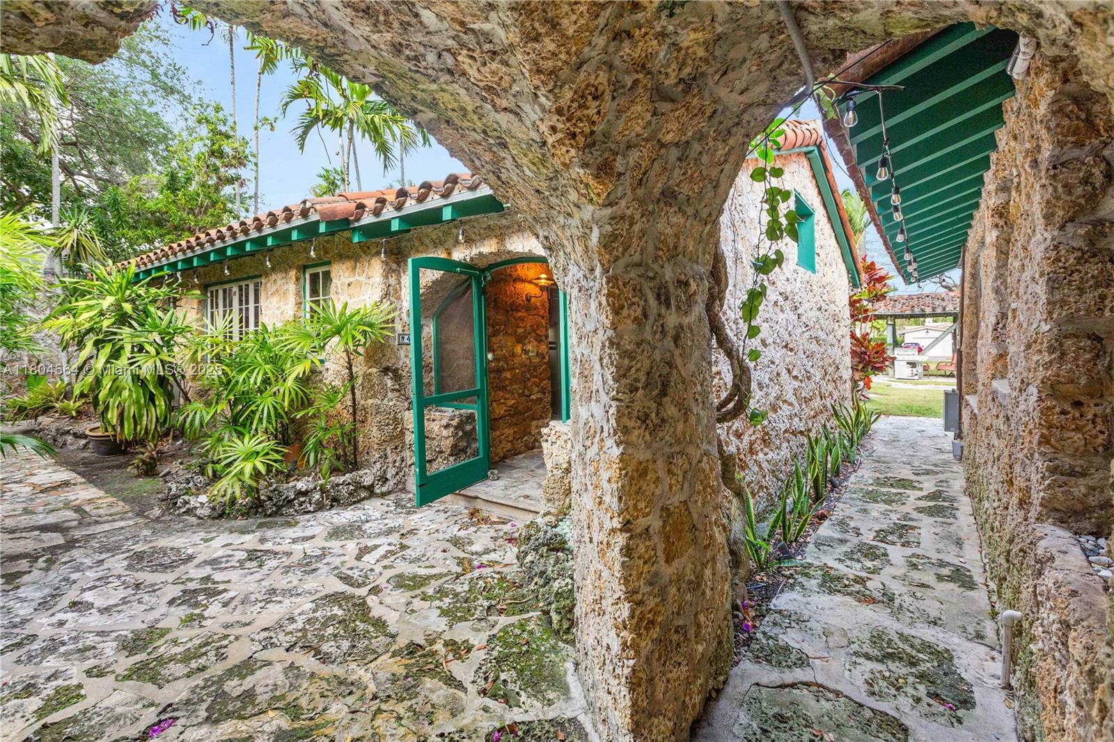 Property Photo: 1301 Milan Ave 4 FL 33134