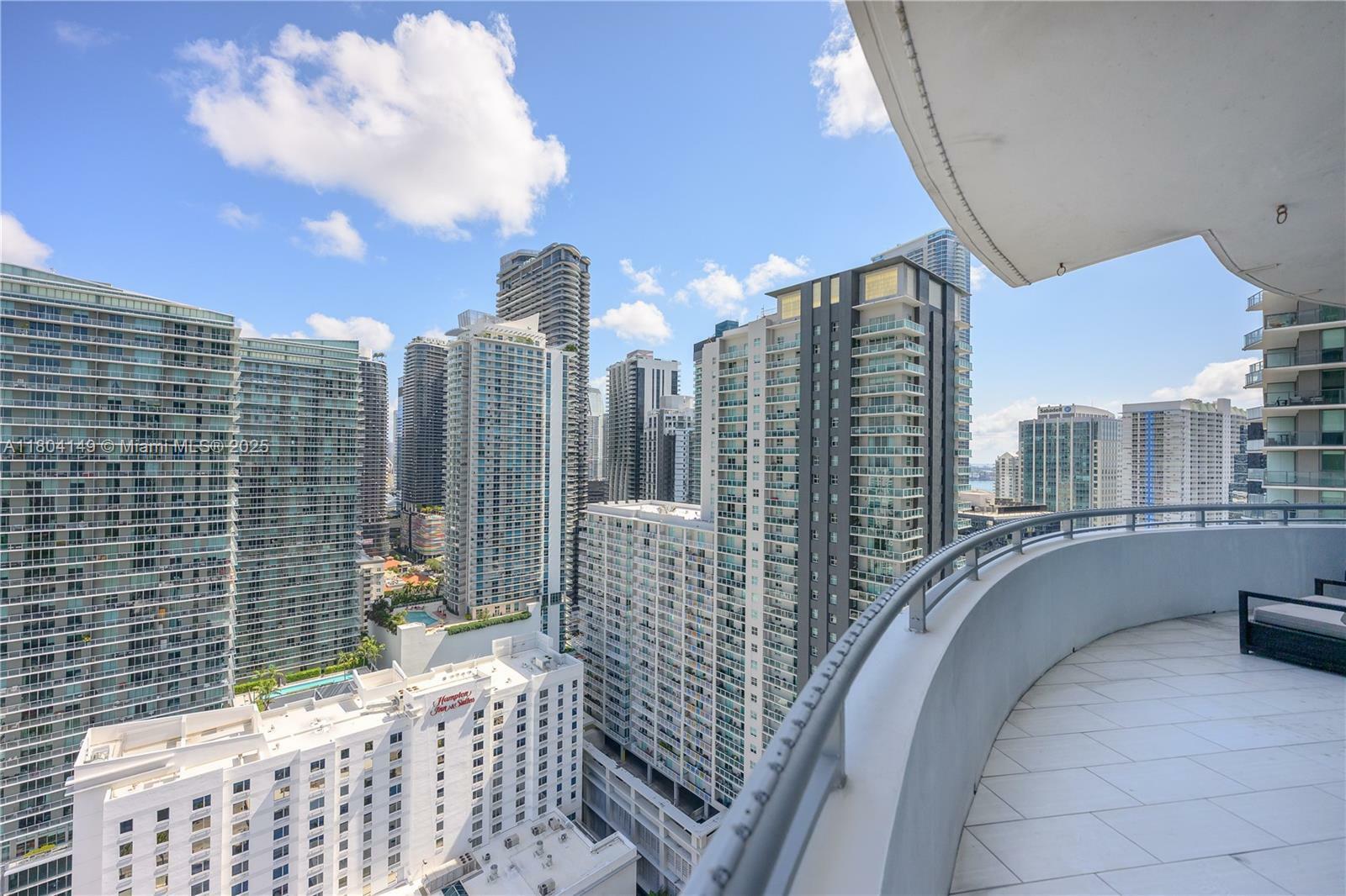 Property Photo: 60 SW 13th St 2626 FL 33130