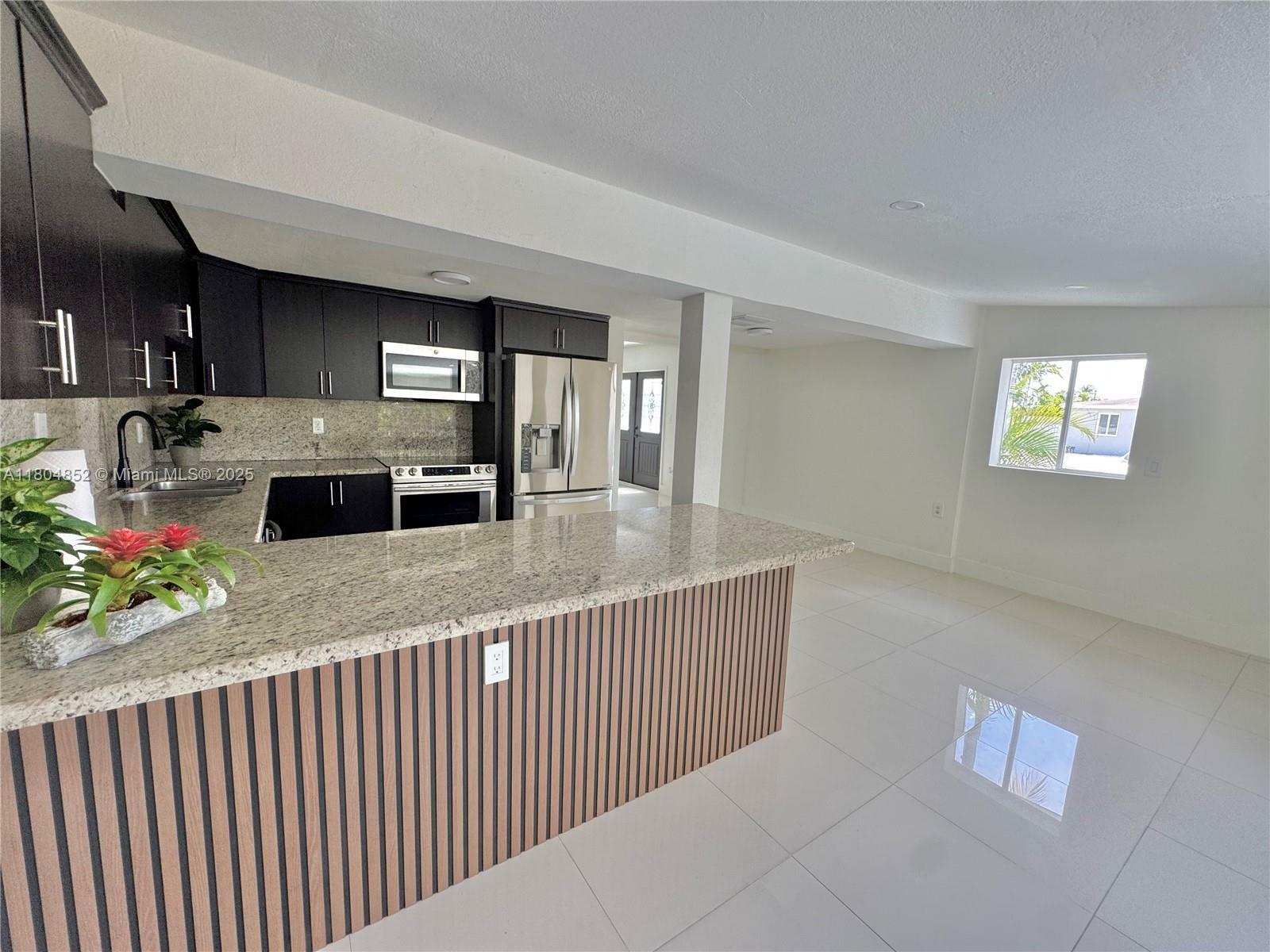 Property Photo: 5101 SW 112th Pl FL 33165