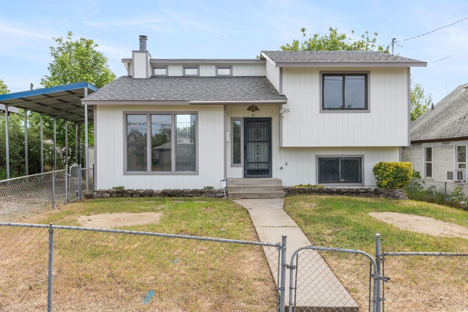 Property Photo:  2924 N Standard St  WA 99207 