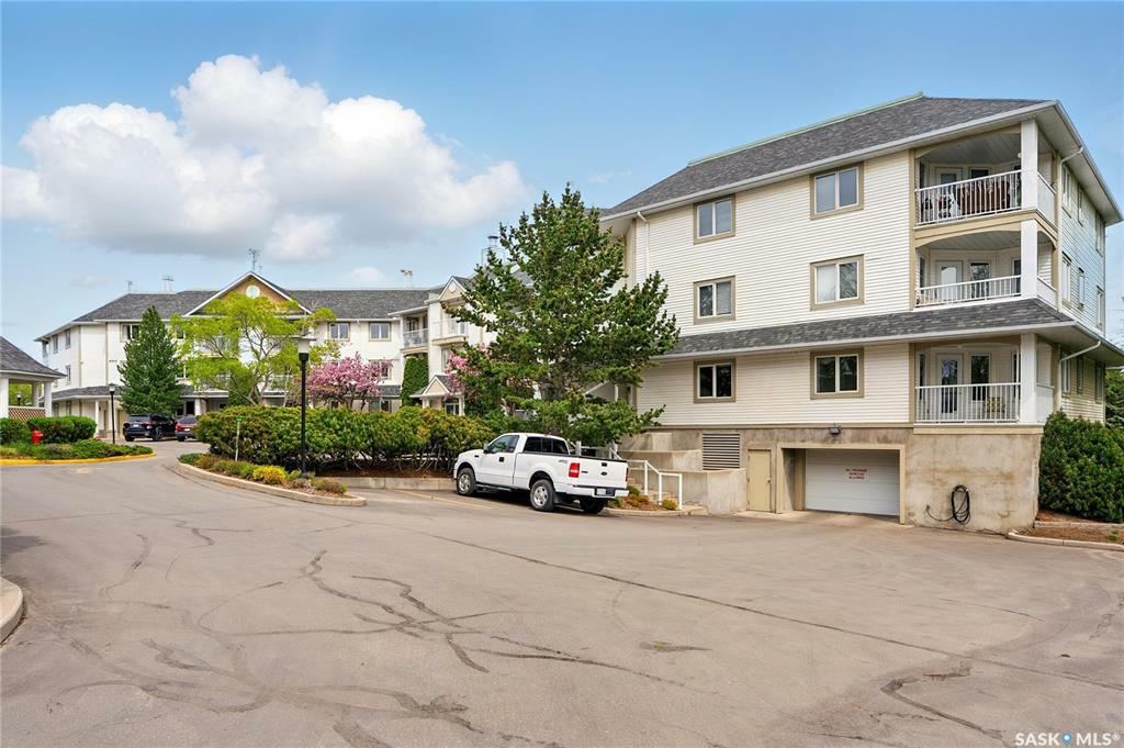 Property Photo:  305 Pinehouse Drive 323  SK S7K 7Z4 