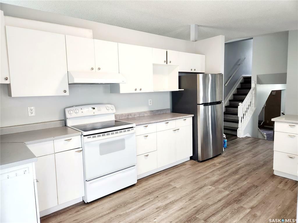 Property Photo:  316 32nd Street W  SK S7L 0S6 