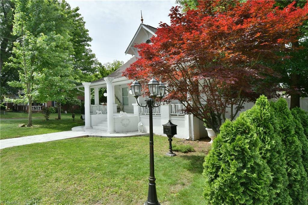 Property Photo: 501 W 2nd Avenue NC 27292