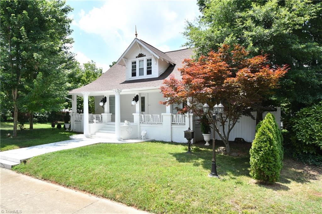 Property Photo: 501 W 2nd Avenue NC 27292