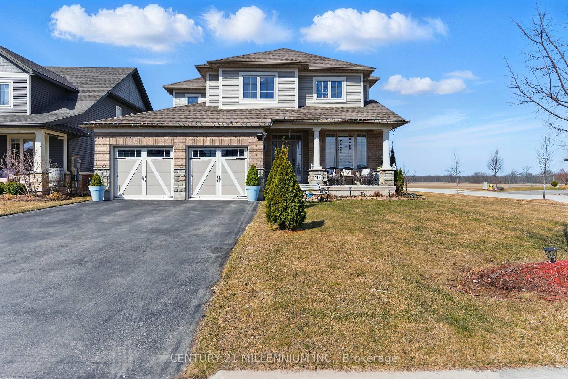 Property Photo: 10 Harvest Gate ON L0R 2A0