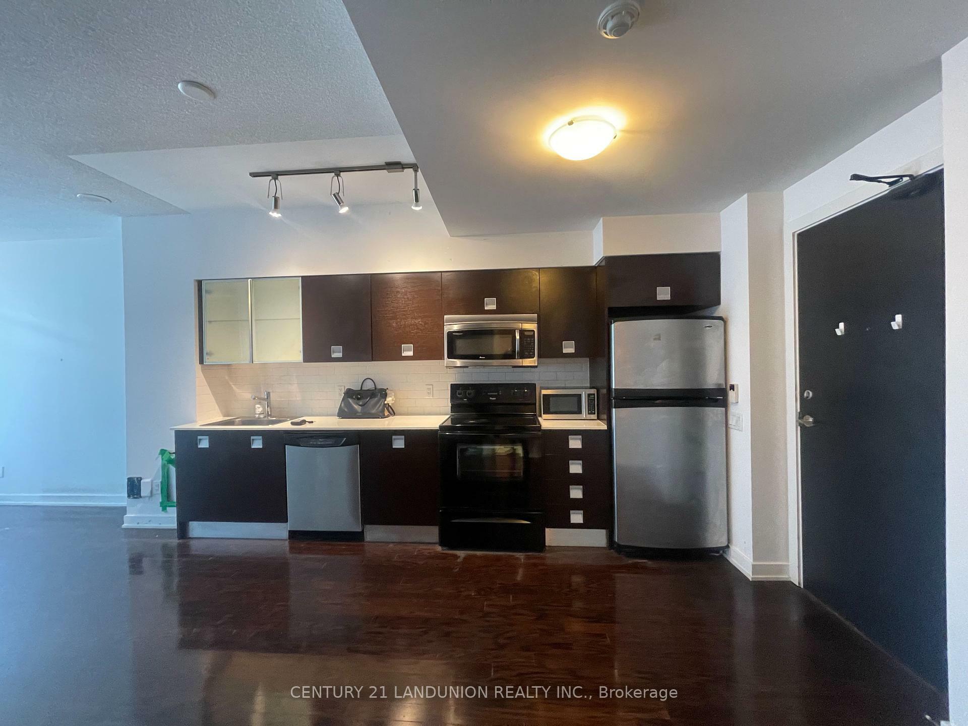 Property Photo: 33 Charles Street E 601 ON M4Y 1R9