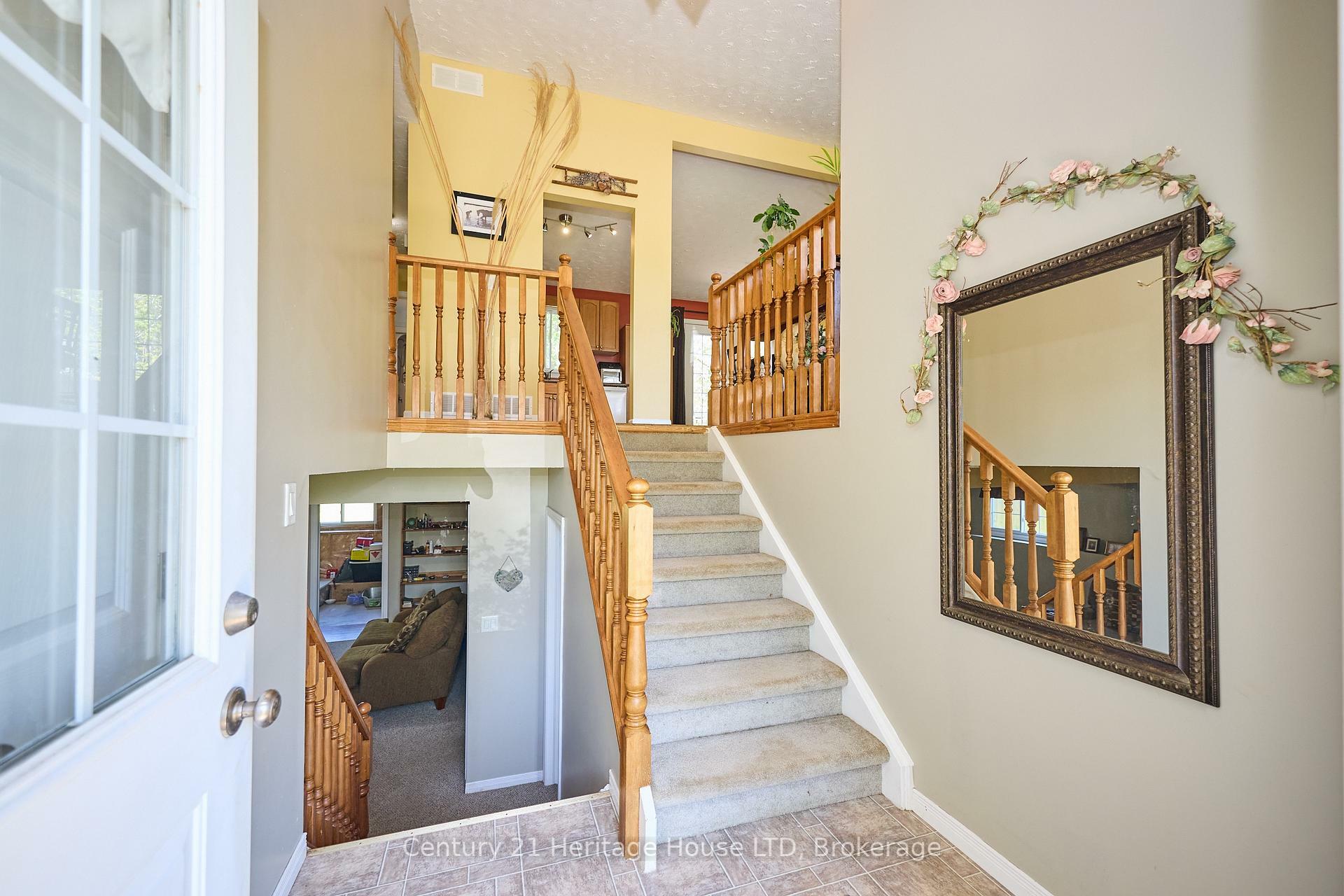 Property Photo:  3040 Poplar Avenue  ON L0S 1N0 