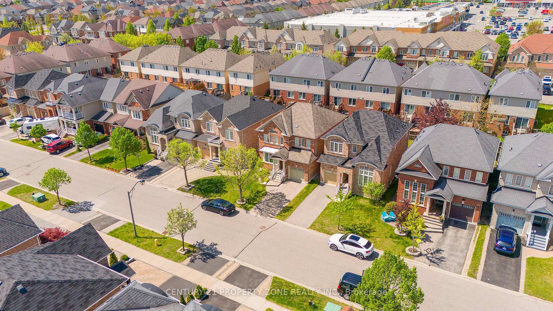 Photo de la propriété: 16 Watersplace Avenue ON L1Z 0H5