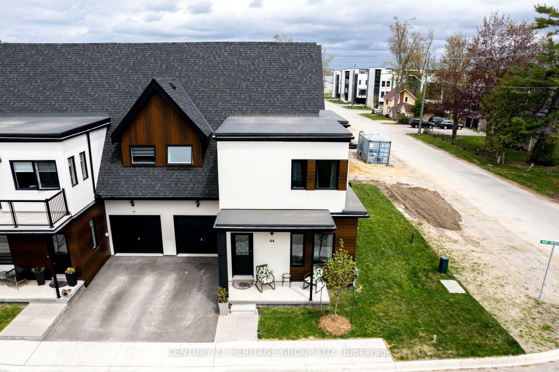 Property Photo: 44 Ruby Crescent ON L3V 8M3