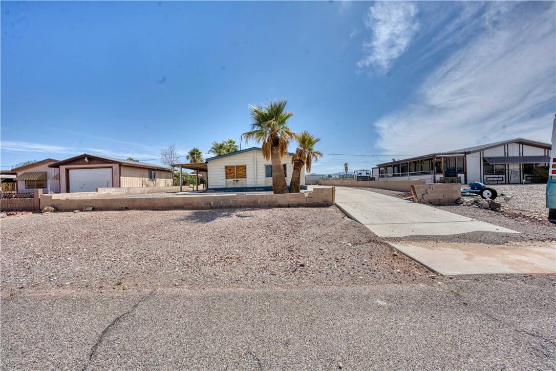 Property Photo: 5680 SE Ruby Street AZ 86426