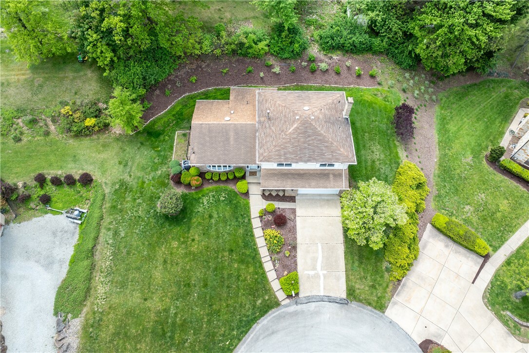 Property Photo: 2428 Park Manor Dr PA 15132