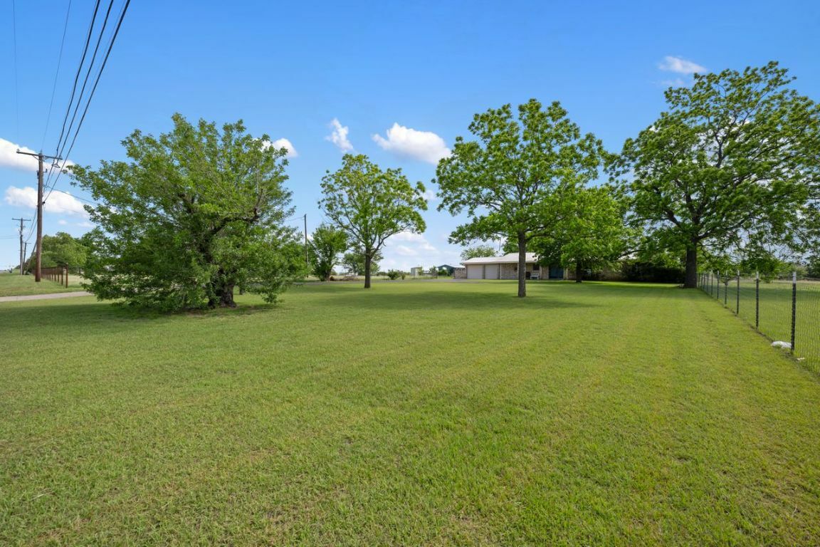 Property Photo: 401 Patriot Way TX 78626