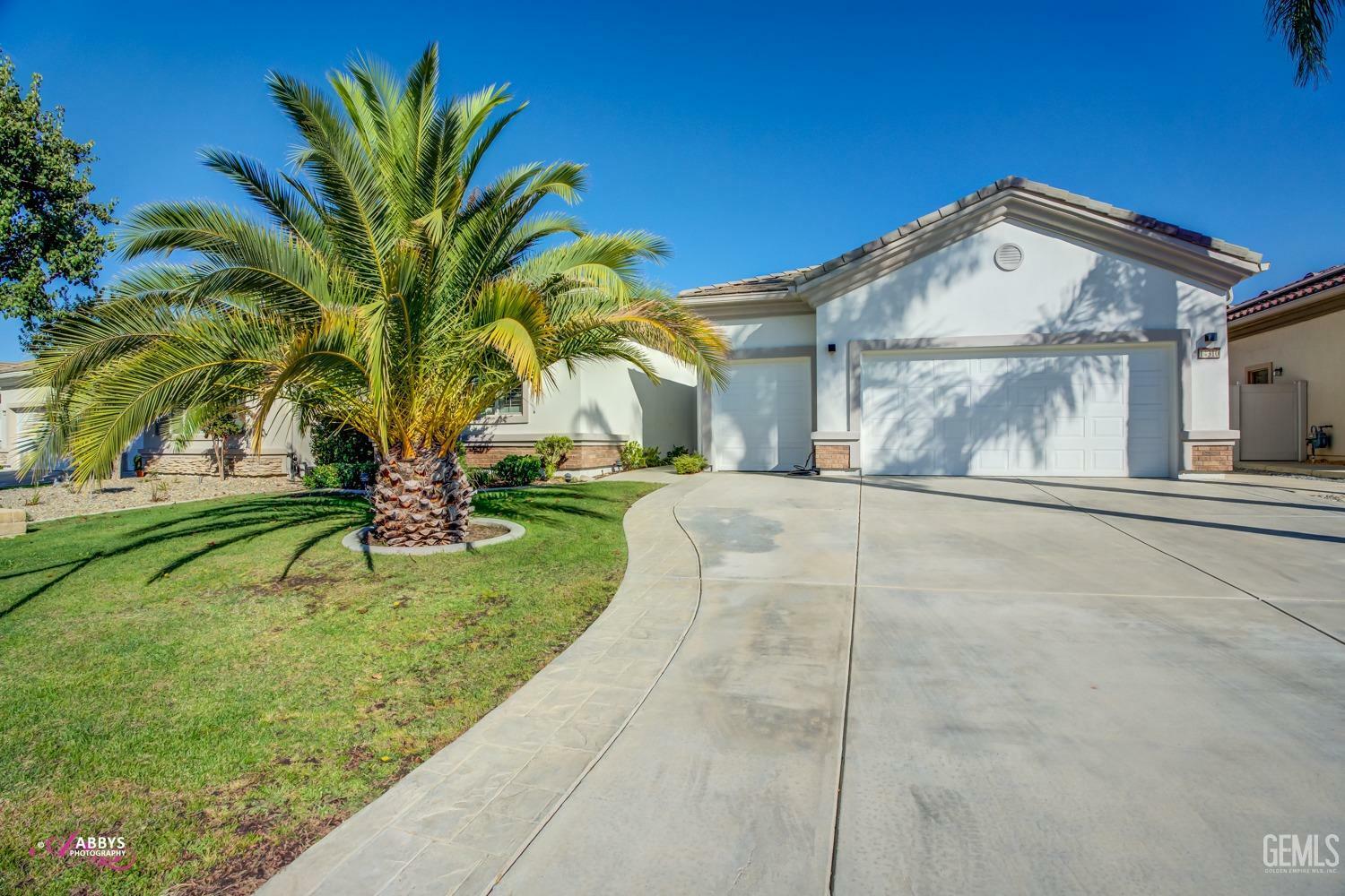 Property Photo: 14310 Talon Grove Drive CA 93306