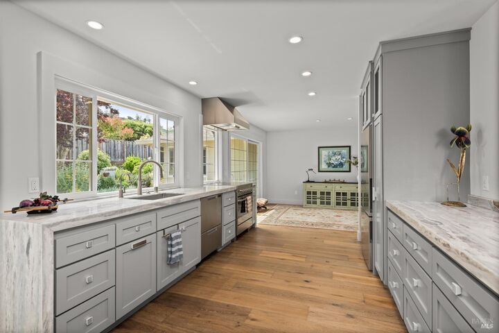 Property Photo:  7362 Oakmont Drive  CA 95409 
