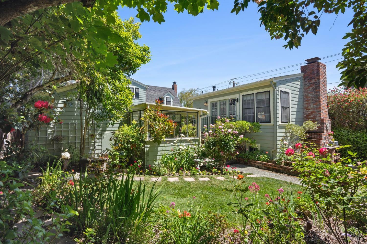 Property Photo: 301 Howard Street CA 94952