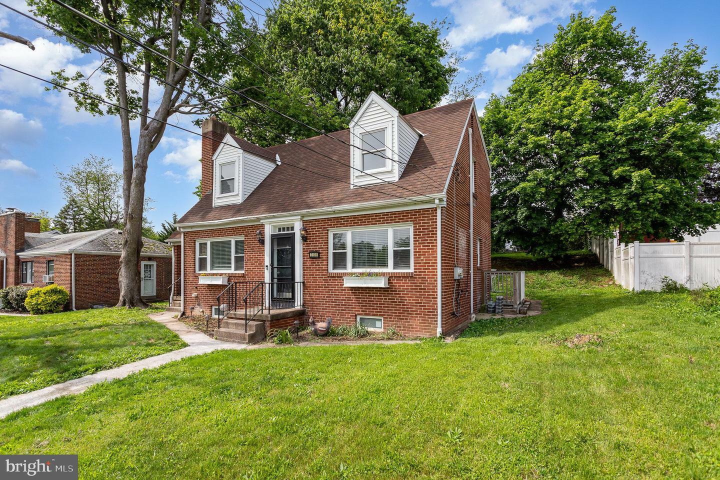 Property Photo: 2808 Hillside Street PA 17109