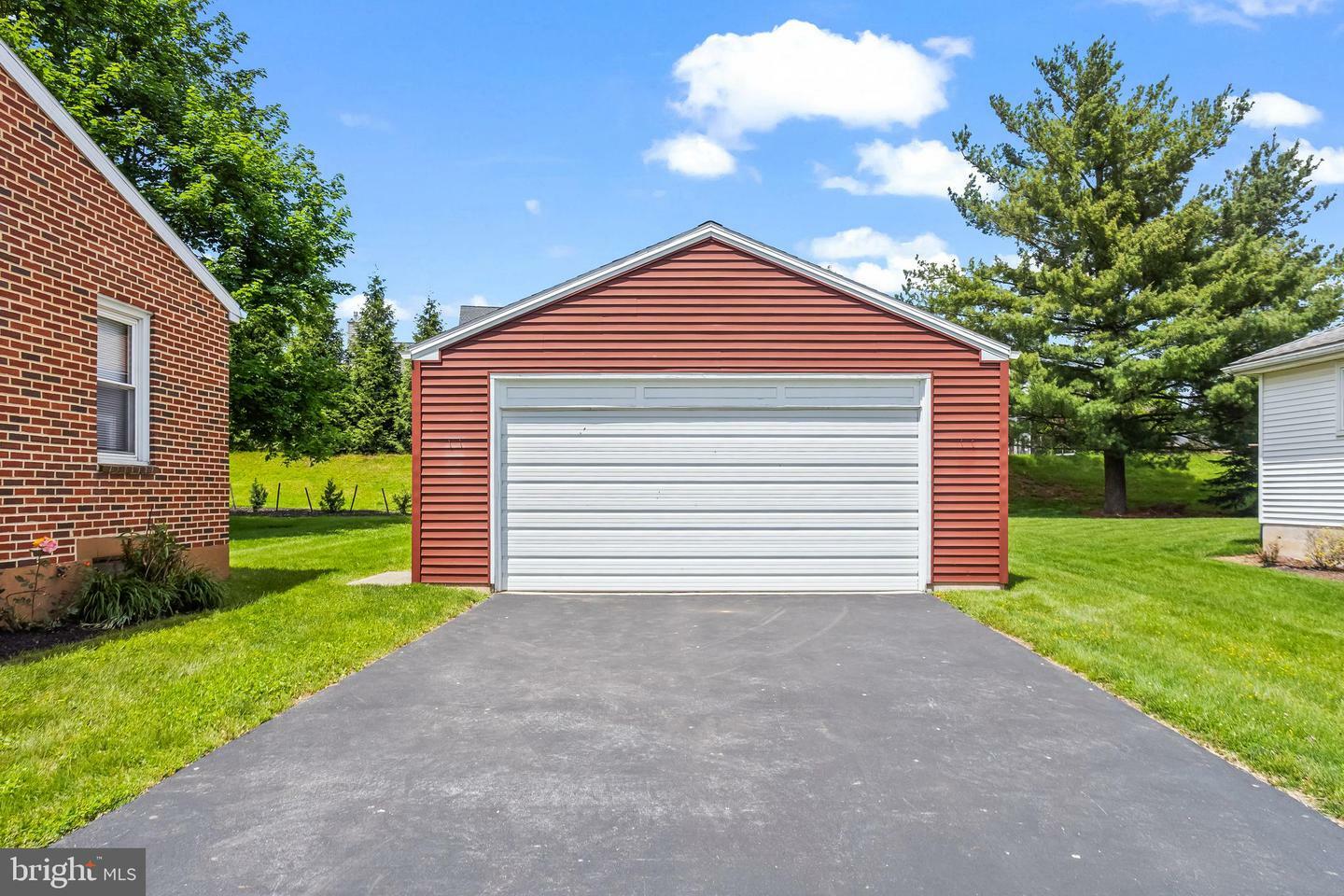 Property Photo: 1739 Grove Street PA 17036