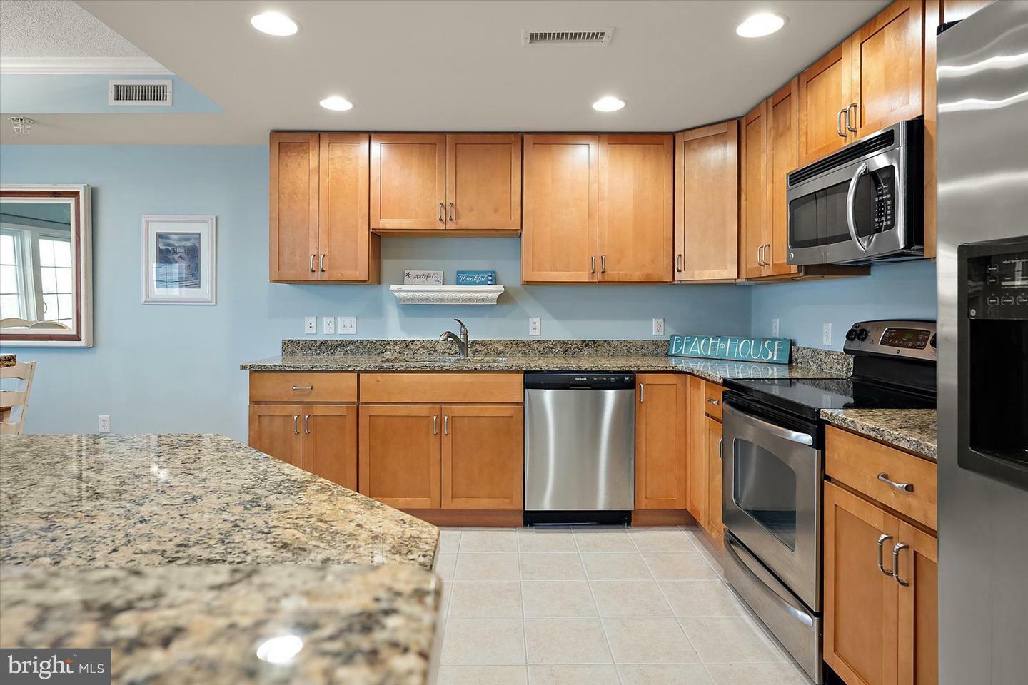 Property Photo: 18 79th Street 403 MD 21842