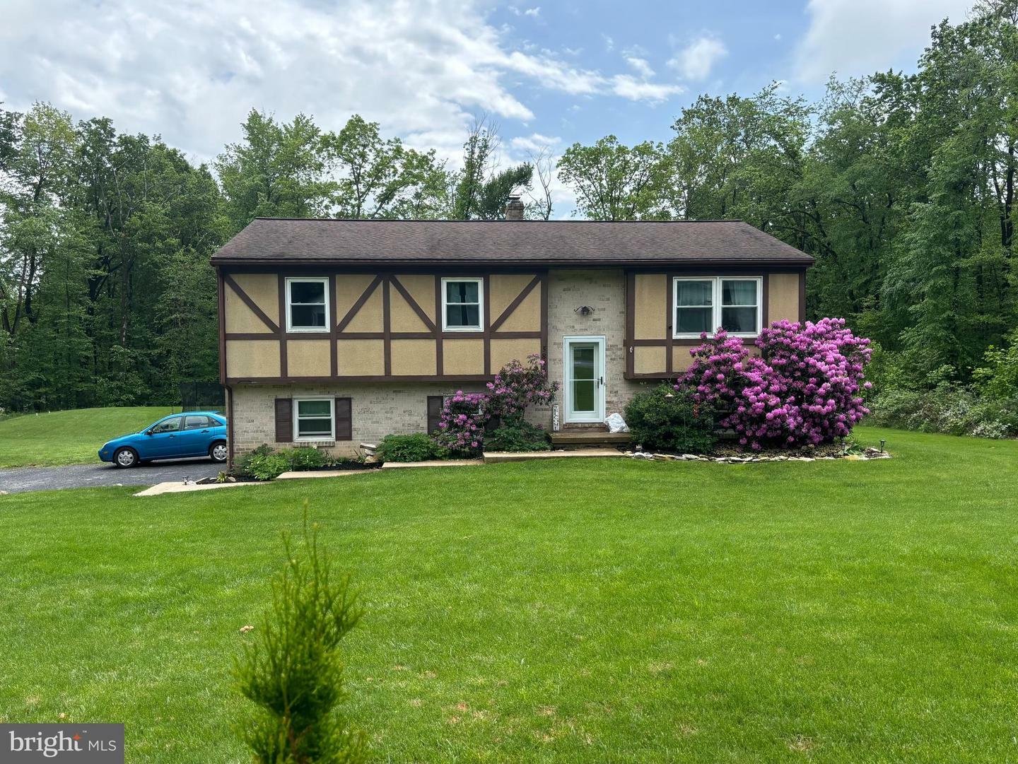 5886 Michele Drive  Narvon PA 17555 photo