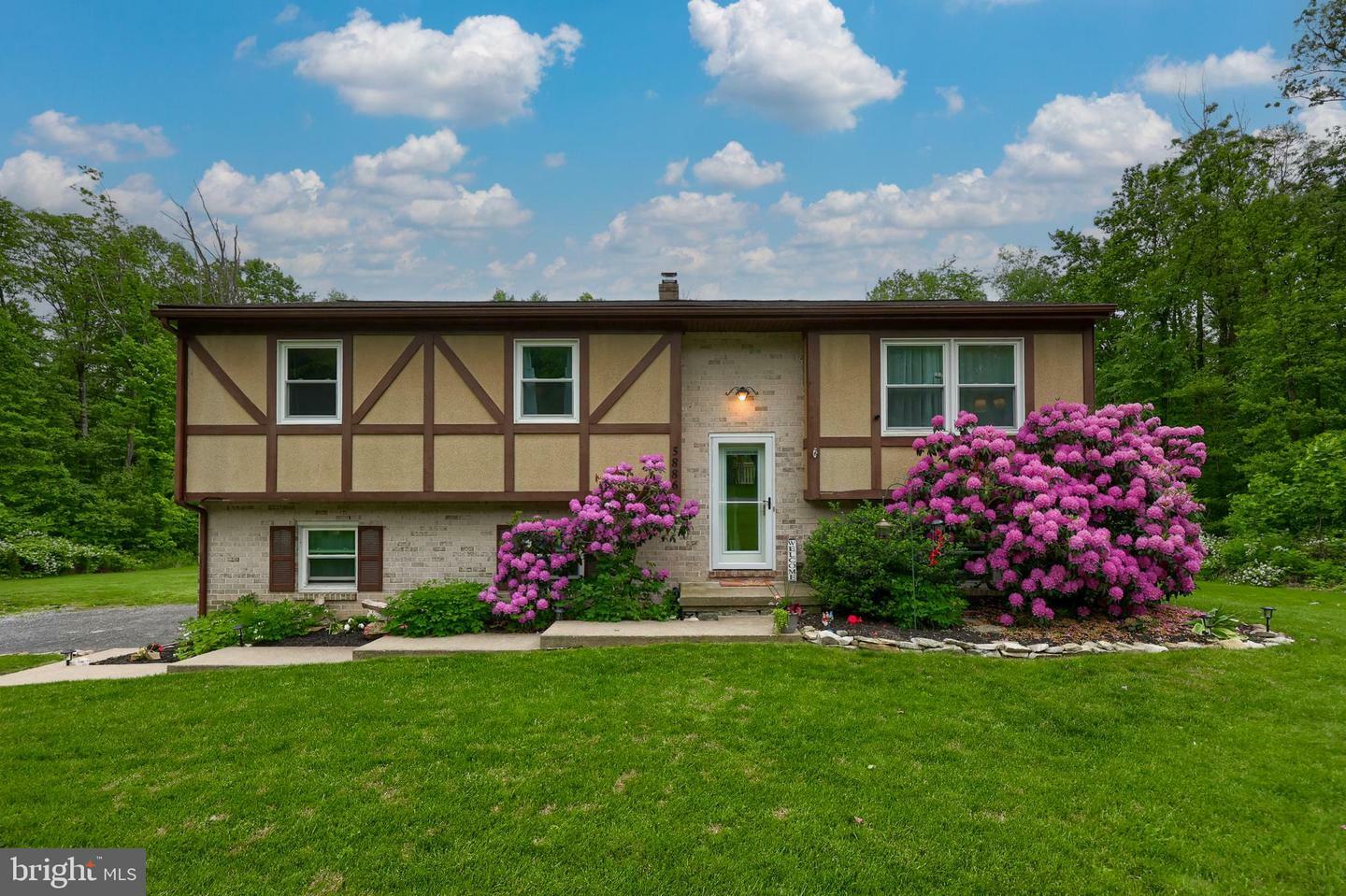 Property Photo: 5886 Michele Drive PA 17555
