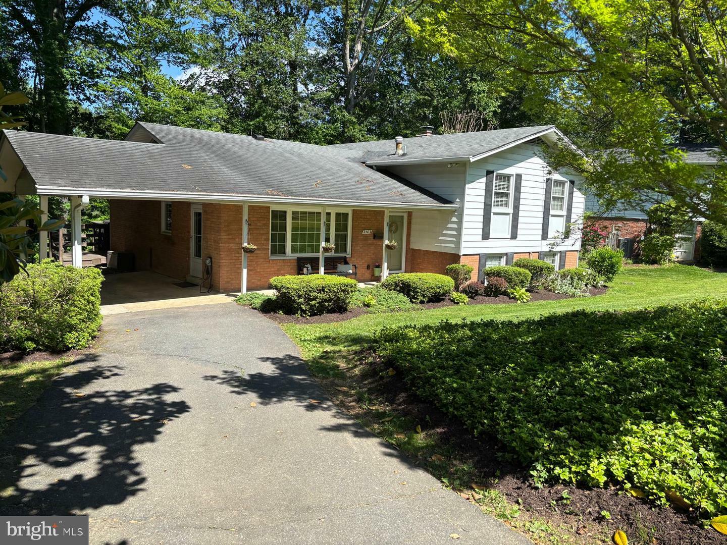Property Photo: 3402 Albion Court VA 22031