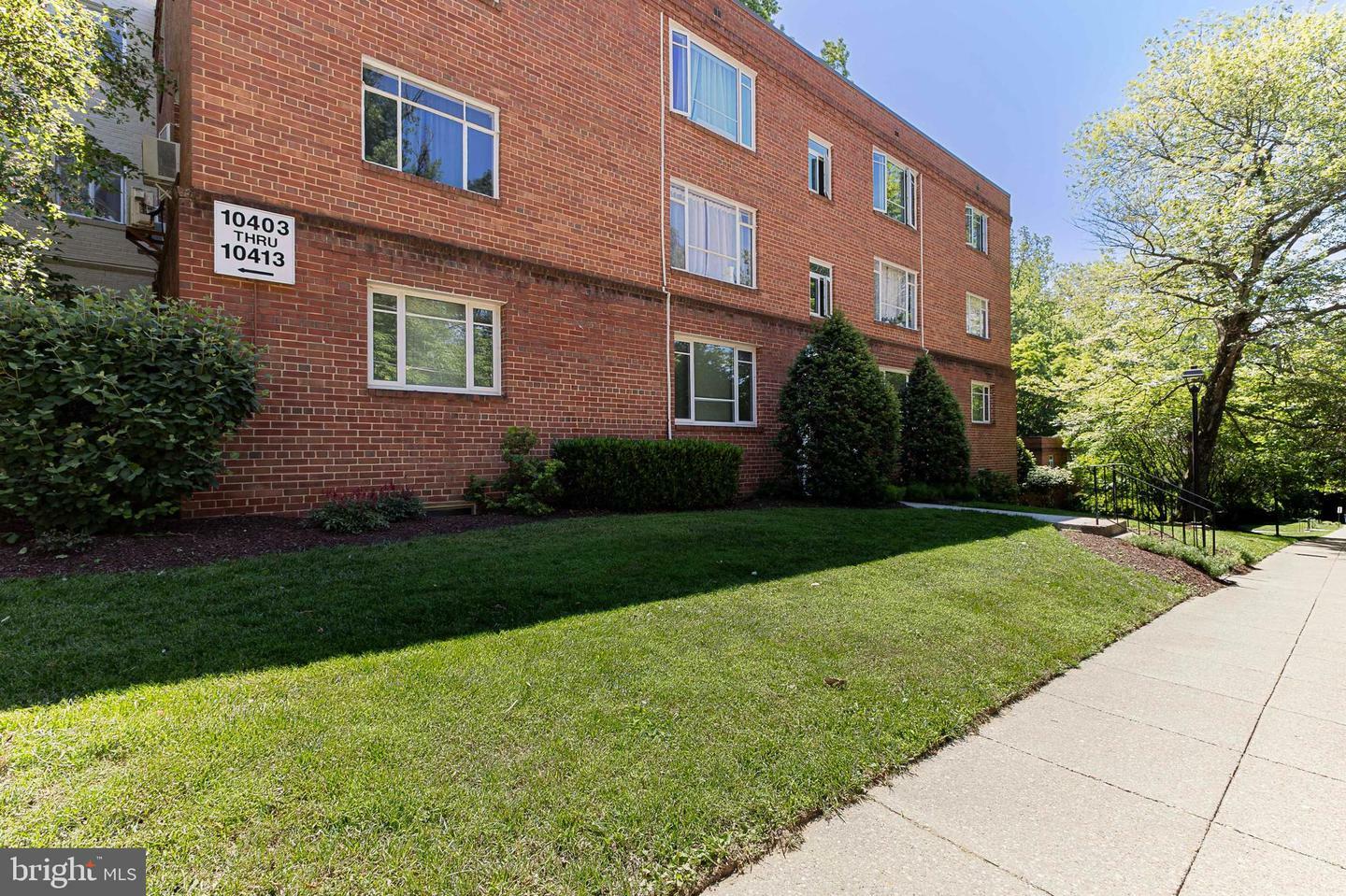 Property Photo: 10401 Montrose Avenue 10401 MD 20814