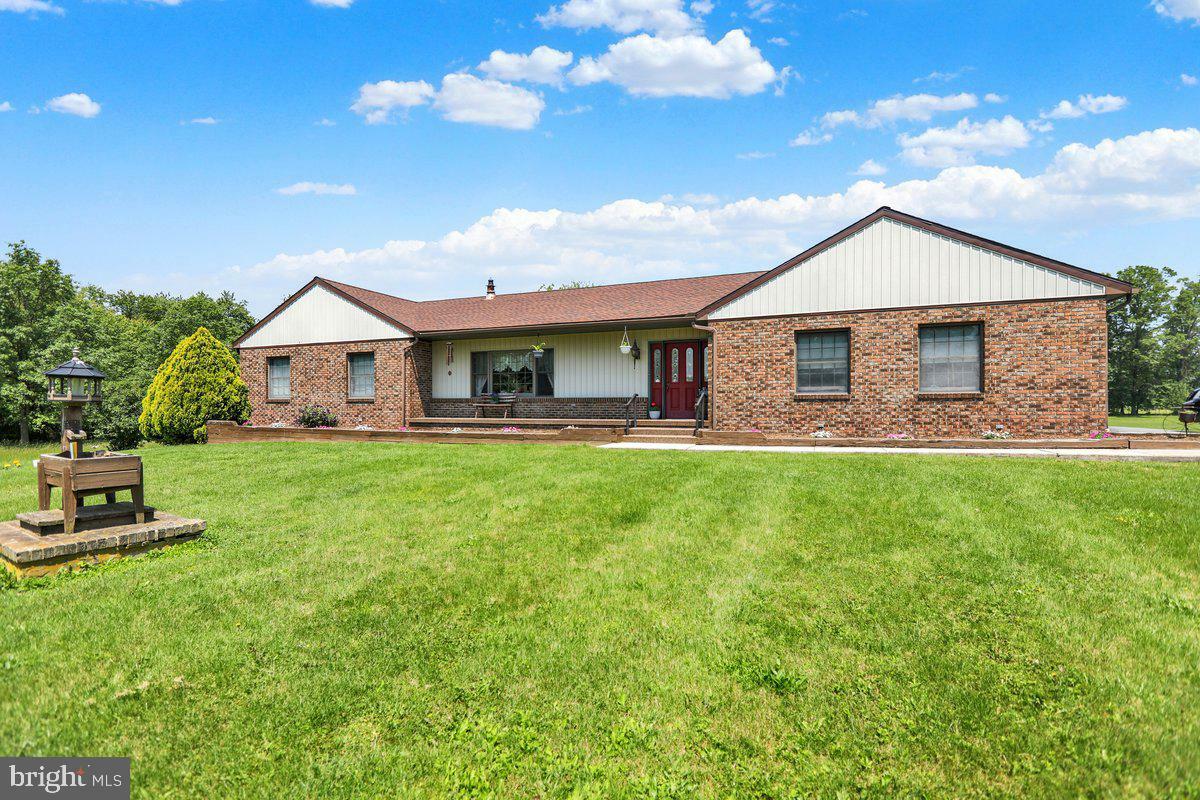 Property Photo:  6877 Old Route 22  PA 19507 