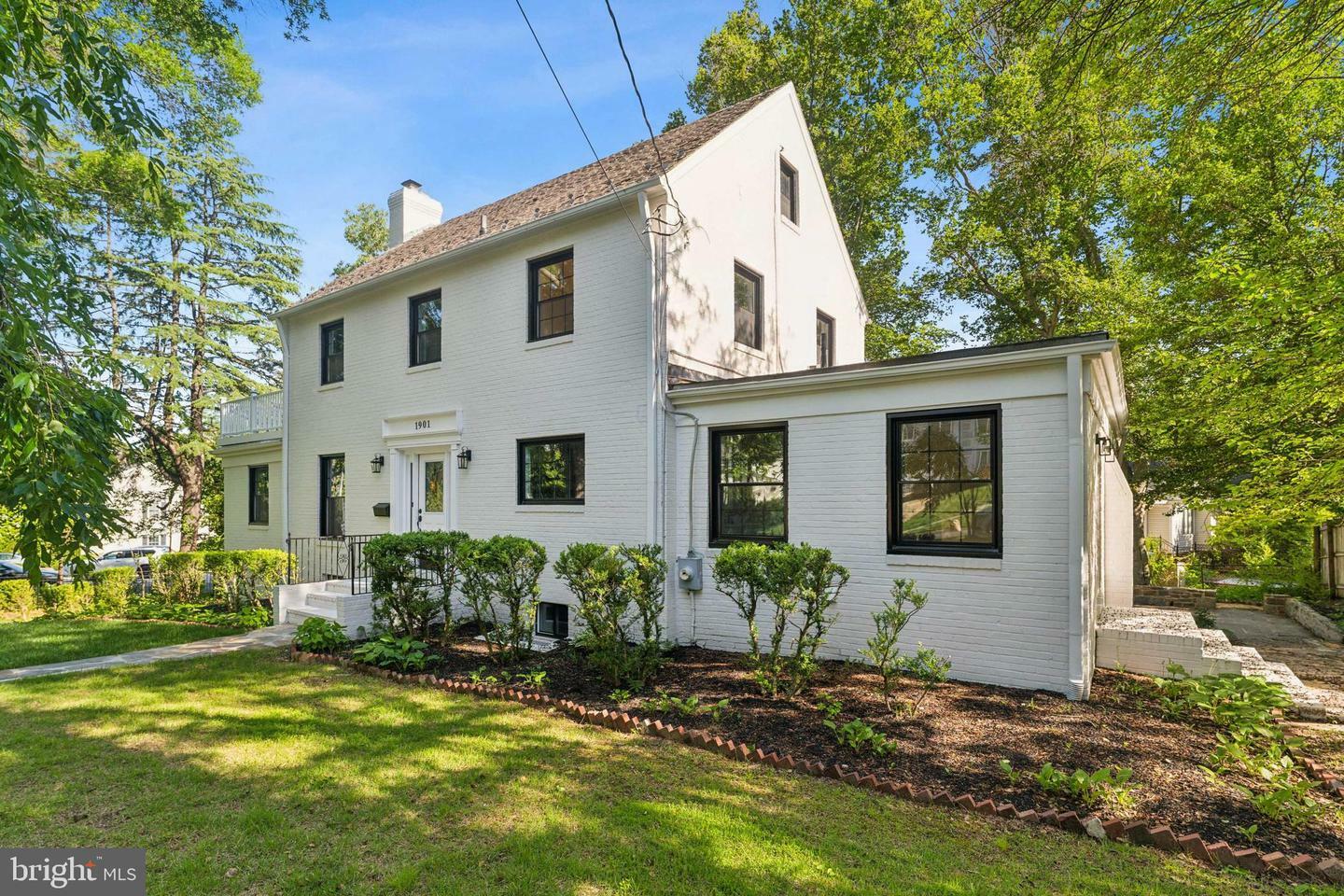 Property Photo: 1901 Belle Haven Road VA 22307