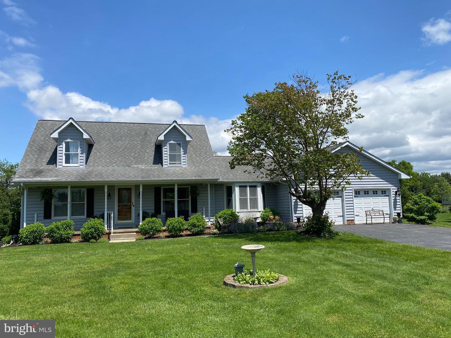 Property Photo: 1138 Fox Run Terrace PA 17331