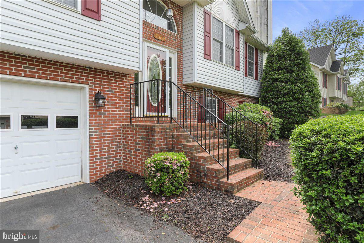 Property Photo: 462 Oak Lee Drive WV 25438