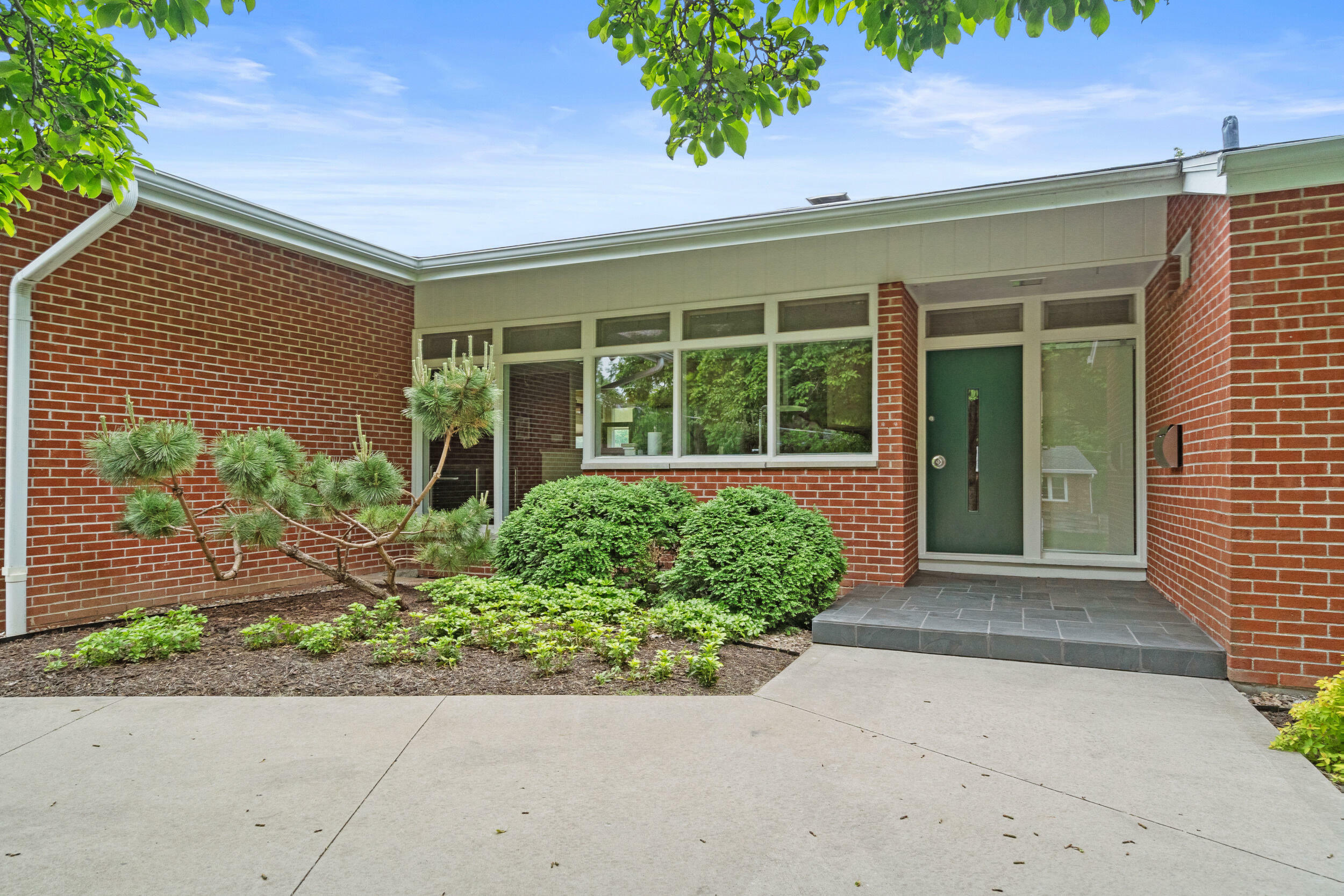 Property Photo: 702 Russell Blvd MO 65203