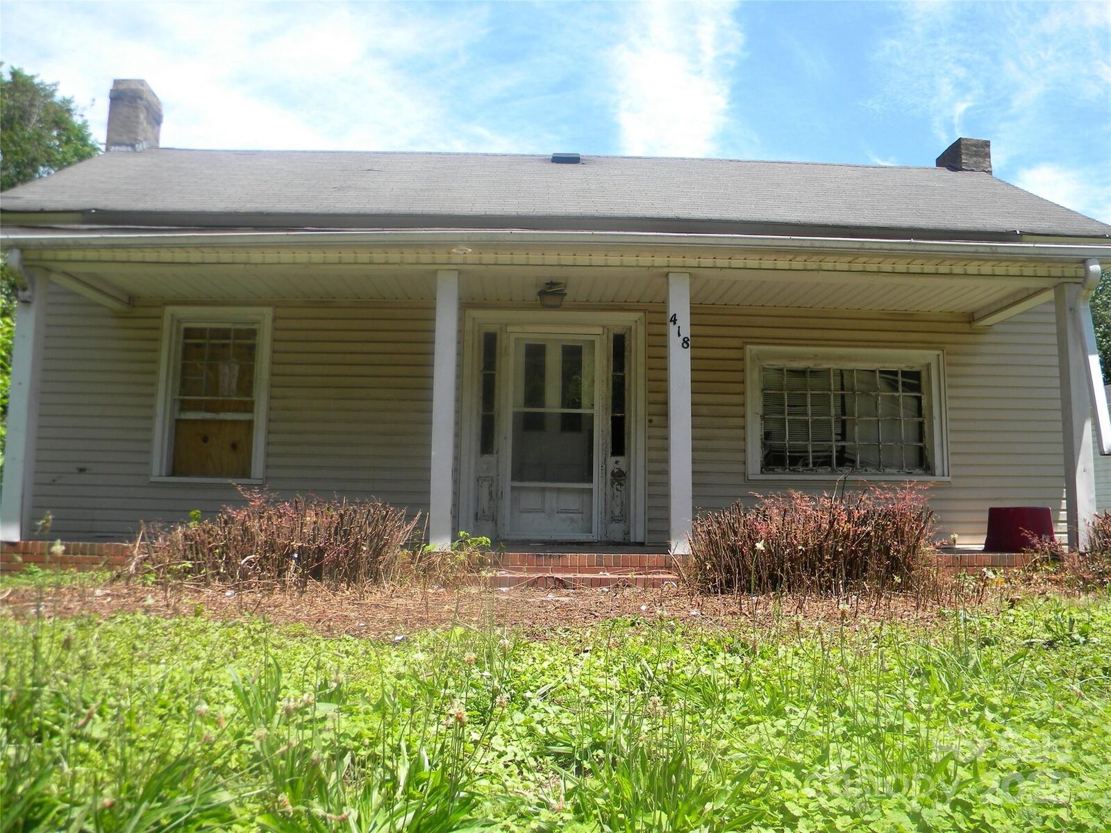 Property Photo:  418 W Cemetery Street  NC 28144 