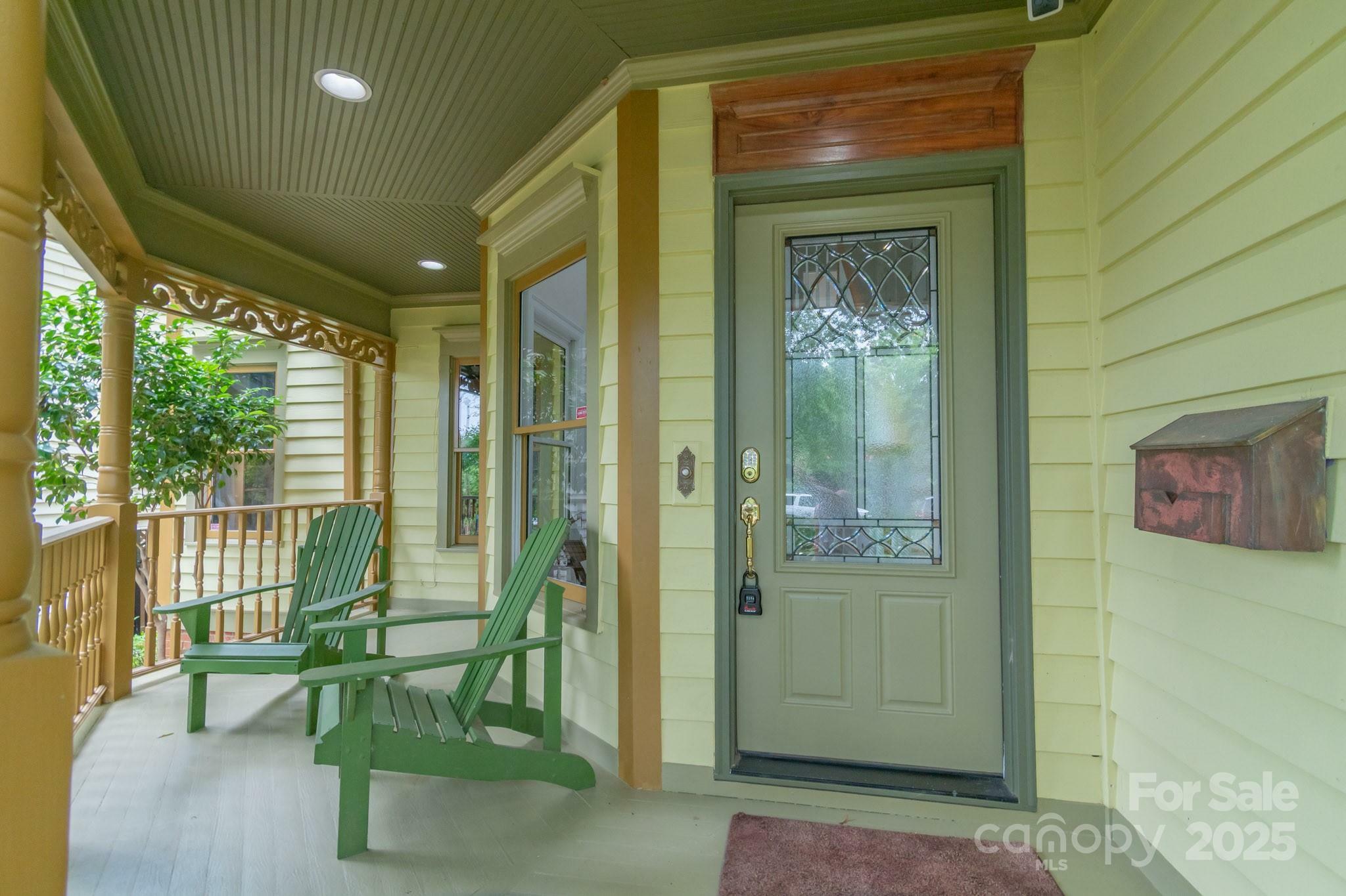 Property Photo: 416 E Park Avenue NC 28203