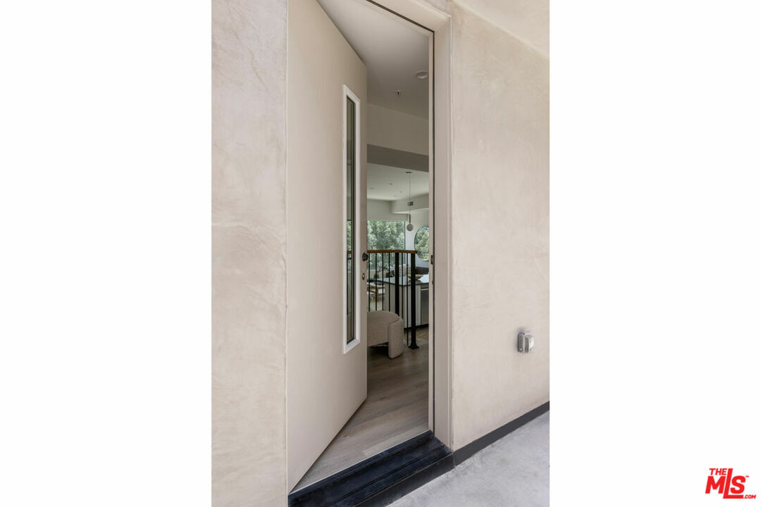Property Photo: 172 S Avenue 58 CA 90042