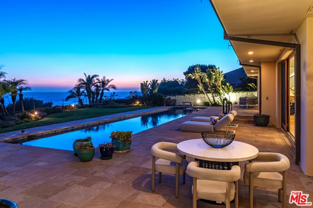 6417 Merritt Dr  Malibu CA 90265 photo
