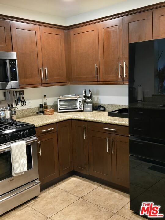 Property Photo: 7100 Alvern St CA 90045