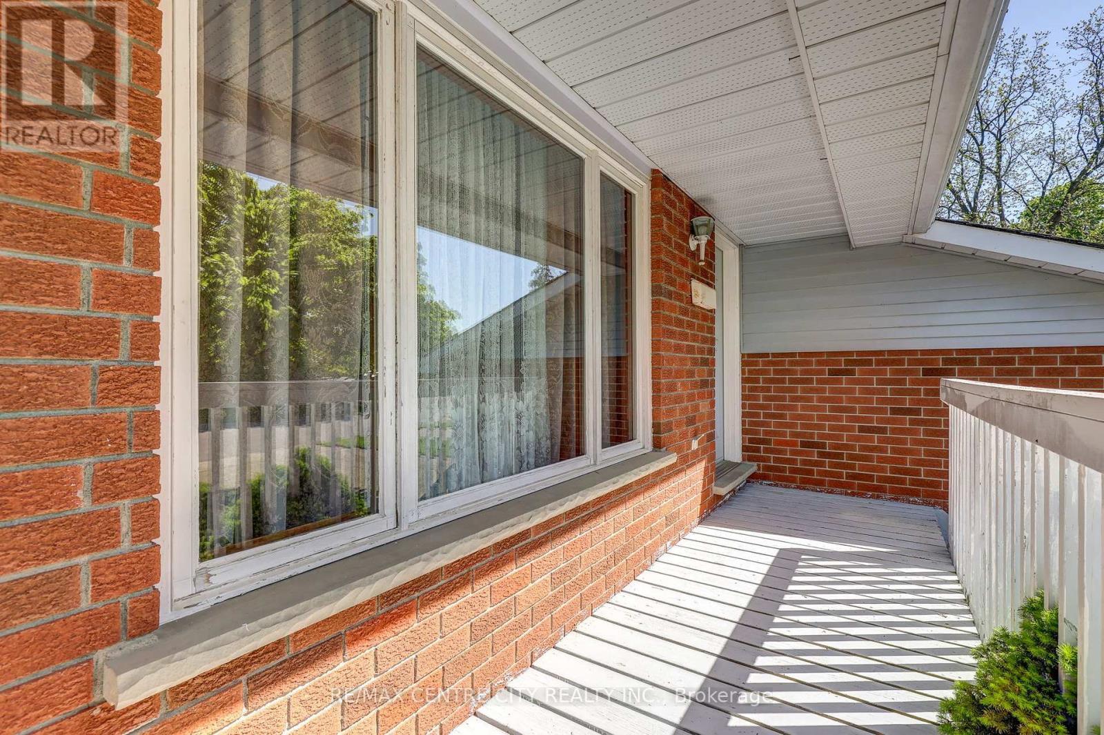 Property Photo: 101 Clarence Street ON N5H 3E5