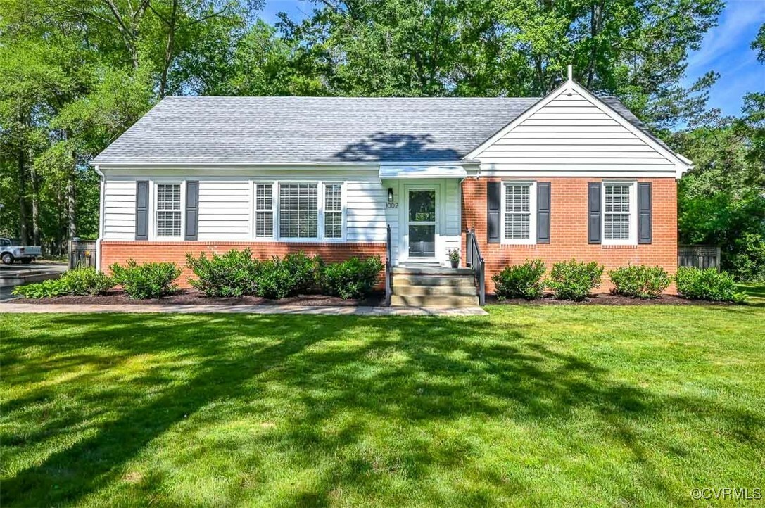 Property Photo: 1002 Pinewood Drive VA 23238