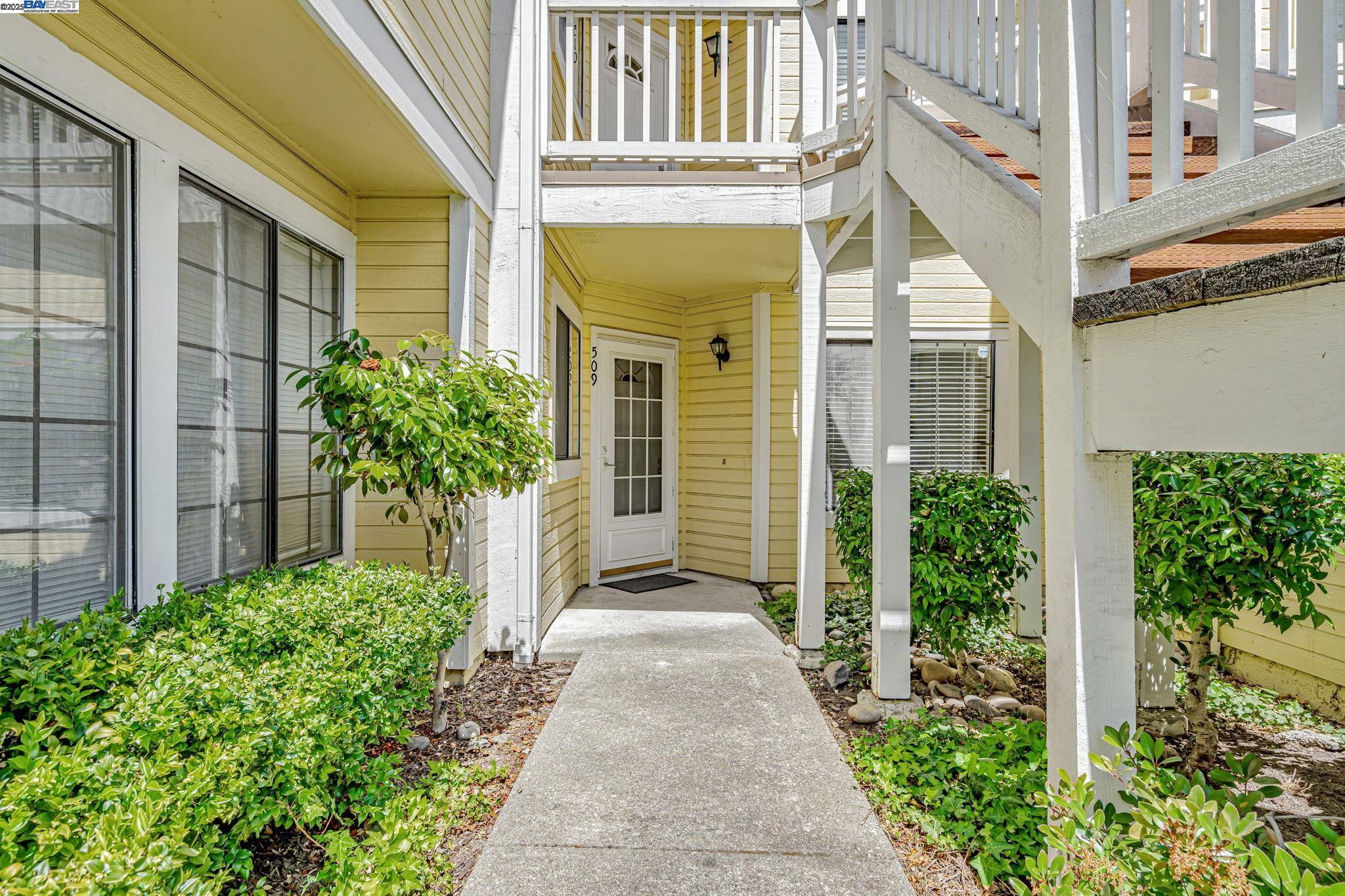Property Photo: 509 Devonwood CA 94547