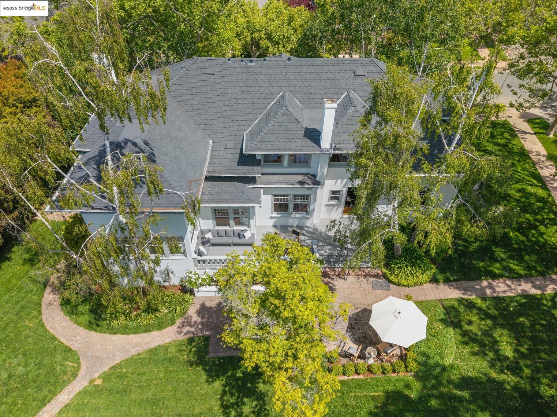 Property Photo:  101 Bonita Ave  CA 94611 