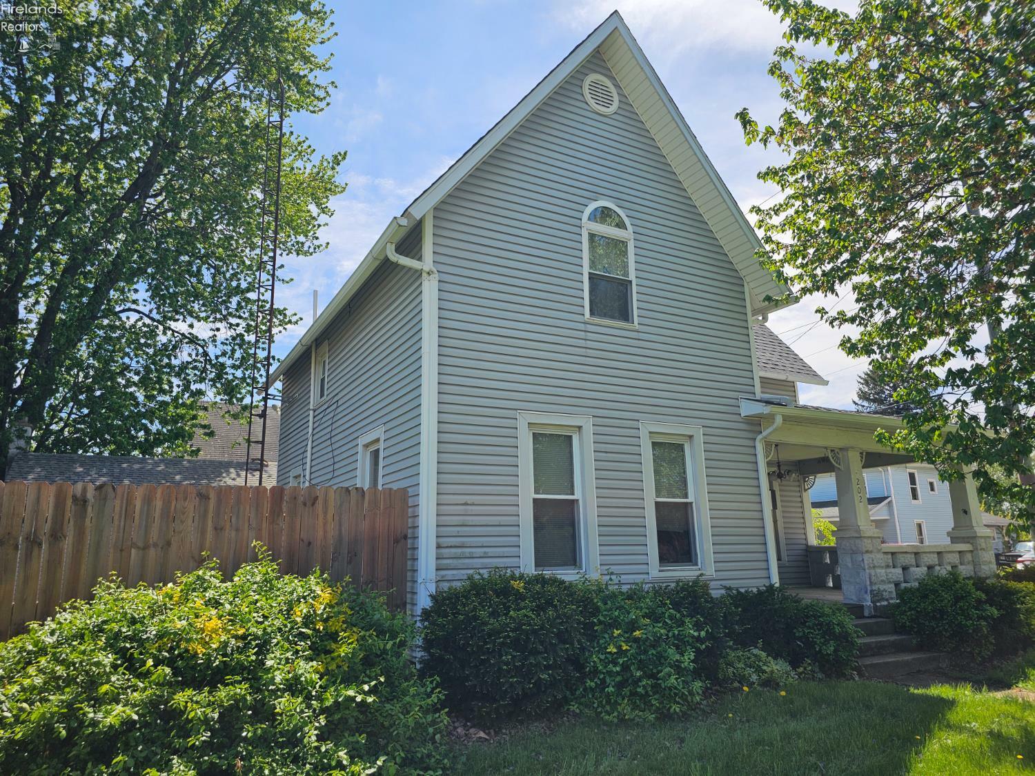 Property Photo: 202 Duane Street OH 43410