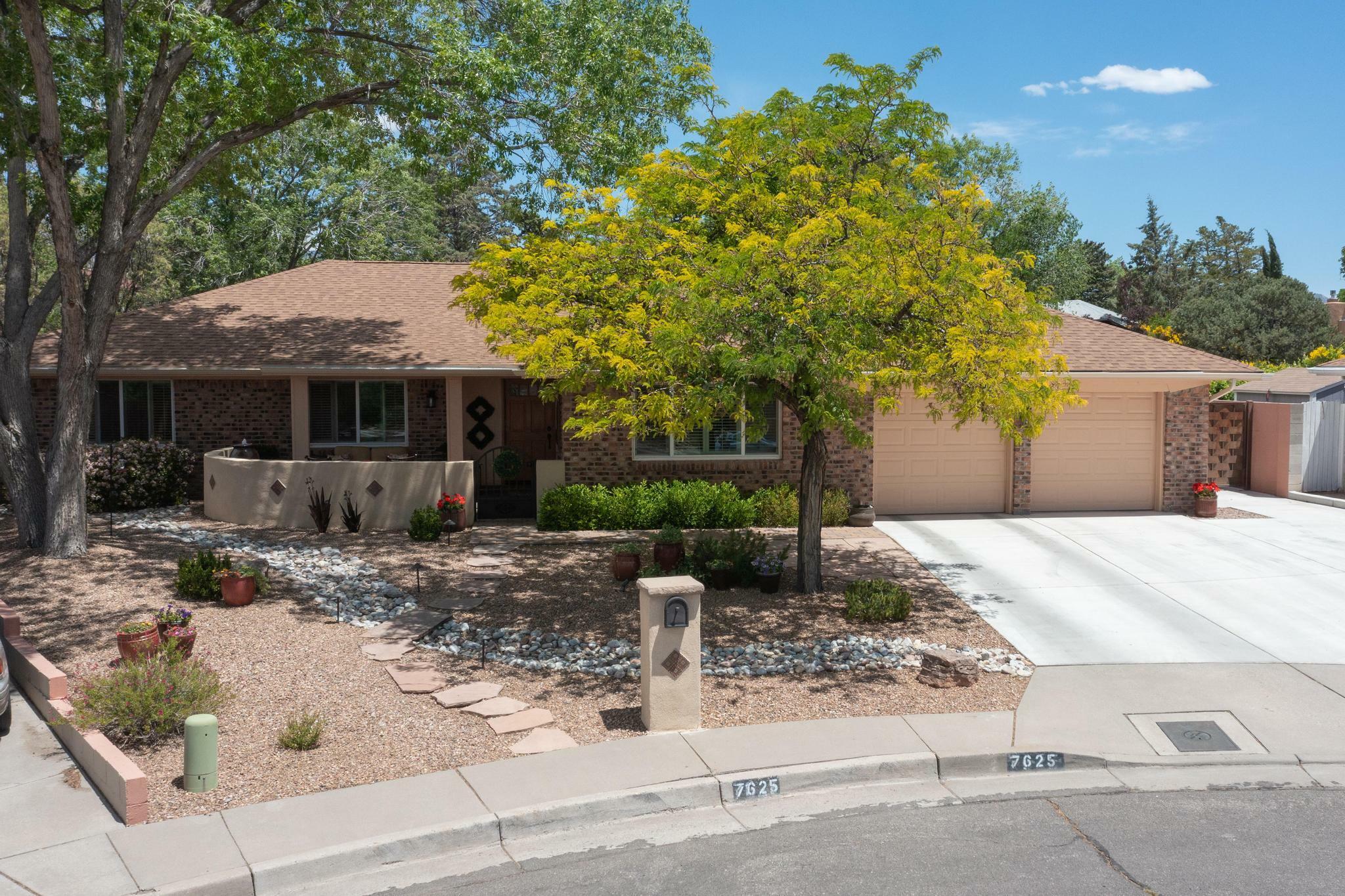 Property Photo: 7625 Arroyo Del Oso Avenue NE NM 87109