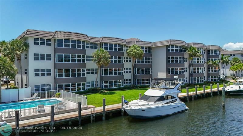 Property Photo: 3121 NE 51st St 406 FL 33308